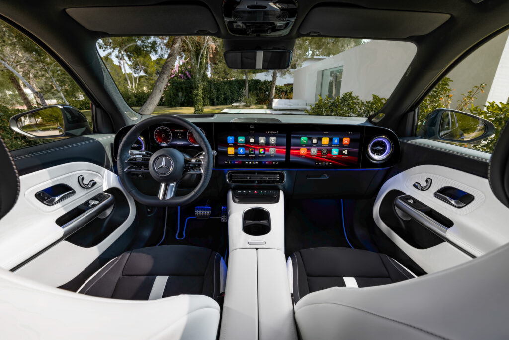 intérieur Mercedes GLB Superscreen MBUX